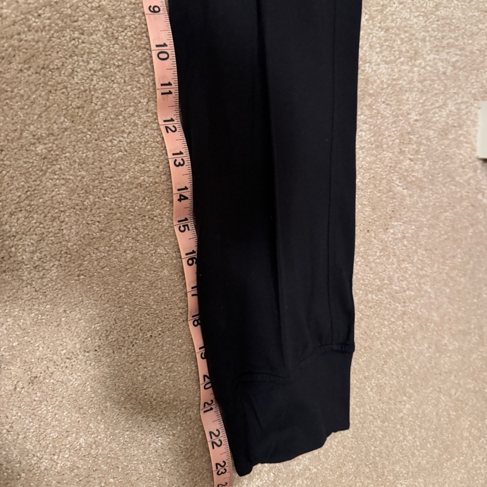 Ready to Rulu Cropped Jogger Sz 2 - Picture 5 of 7